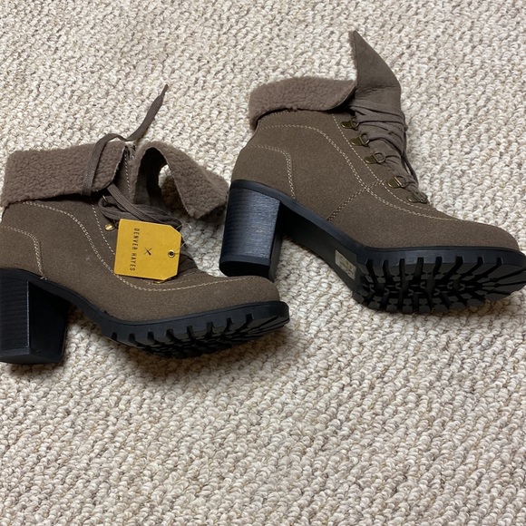 Denver Hayes boots, taupe, never worn. Insulated for winter - Picture 2 of 3